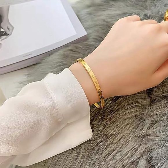 Neiman Marcus Roman Numeral Bangle Bracelet - Picture 6 of 7